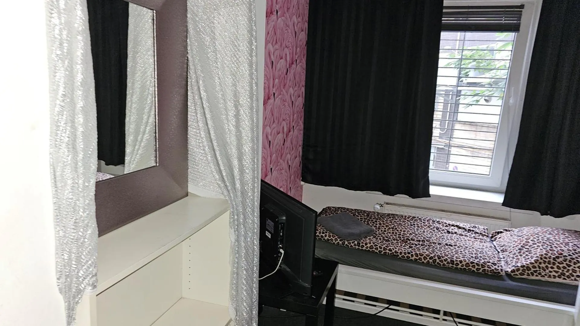Hostel Paulibude Hamburg Germany